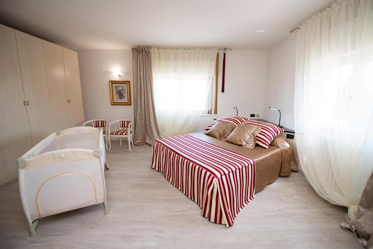 Il Cortiletto - Appartamento Lores Manerba del Garda Exterior foto